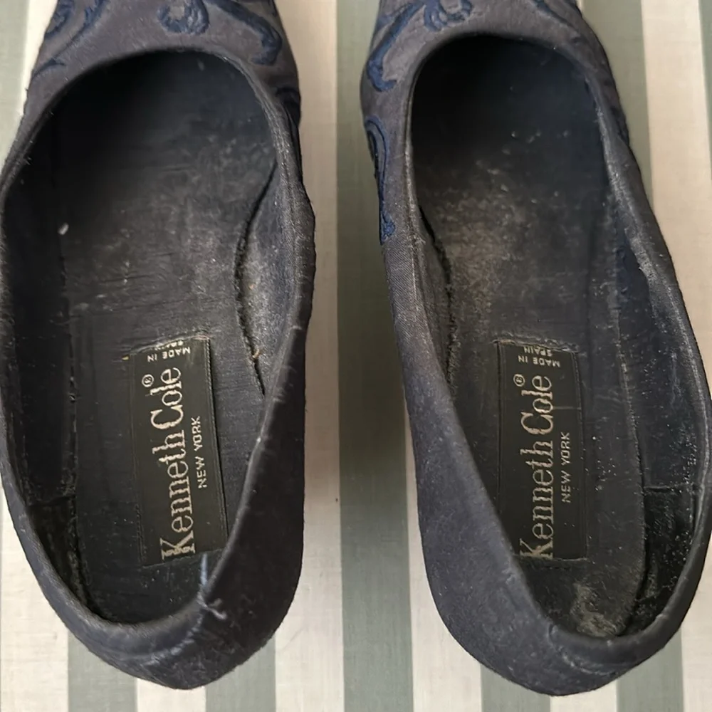 Keneth Cole fabric embroidered shoe with leather soles made in Spain EUC - Picture 6 of 6